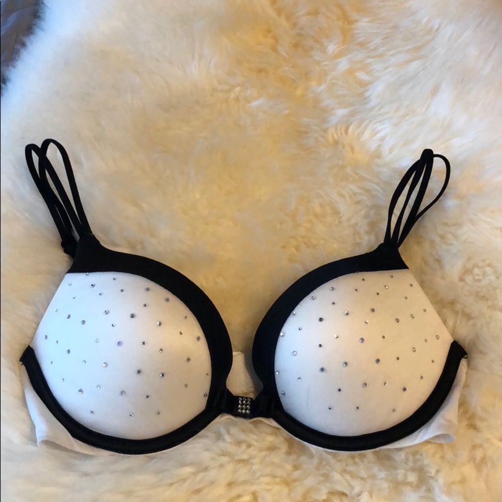 Victoria’s Secret Very Sexy Push-up Bra 32C